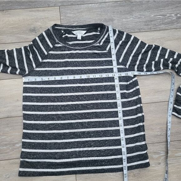 Market & Spruce white and heathered gray horizontal striped long sleeve shirt sm - Picture 5 of 8